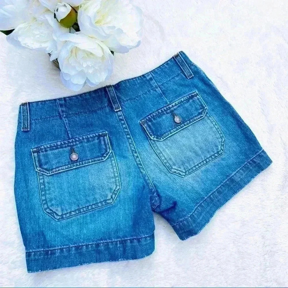 Old Navy Med Wash “70’s Style” Denim Jean Shorts - Picture 1 of 11